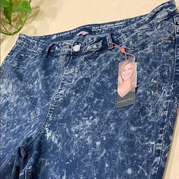 LAURIE FELT Jeans - Picture 4 of 6